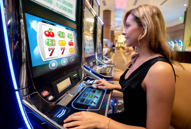 Habanero slot game interface showing payout table and spin controls